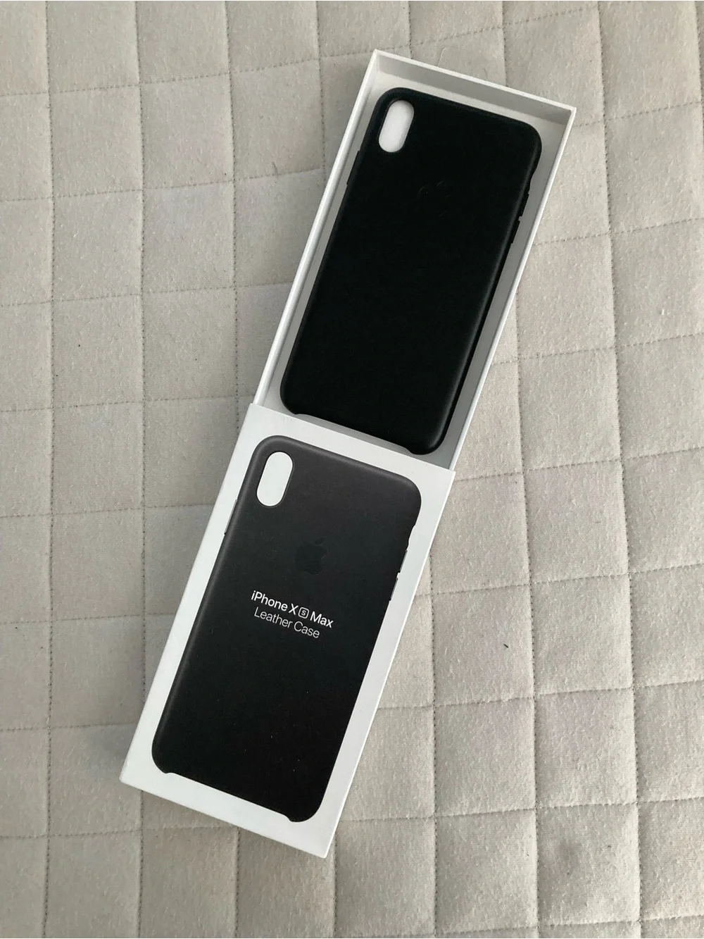 Apple Black Leather iPhone Xs Max Case in Retail Box